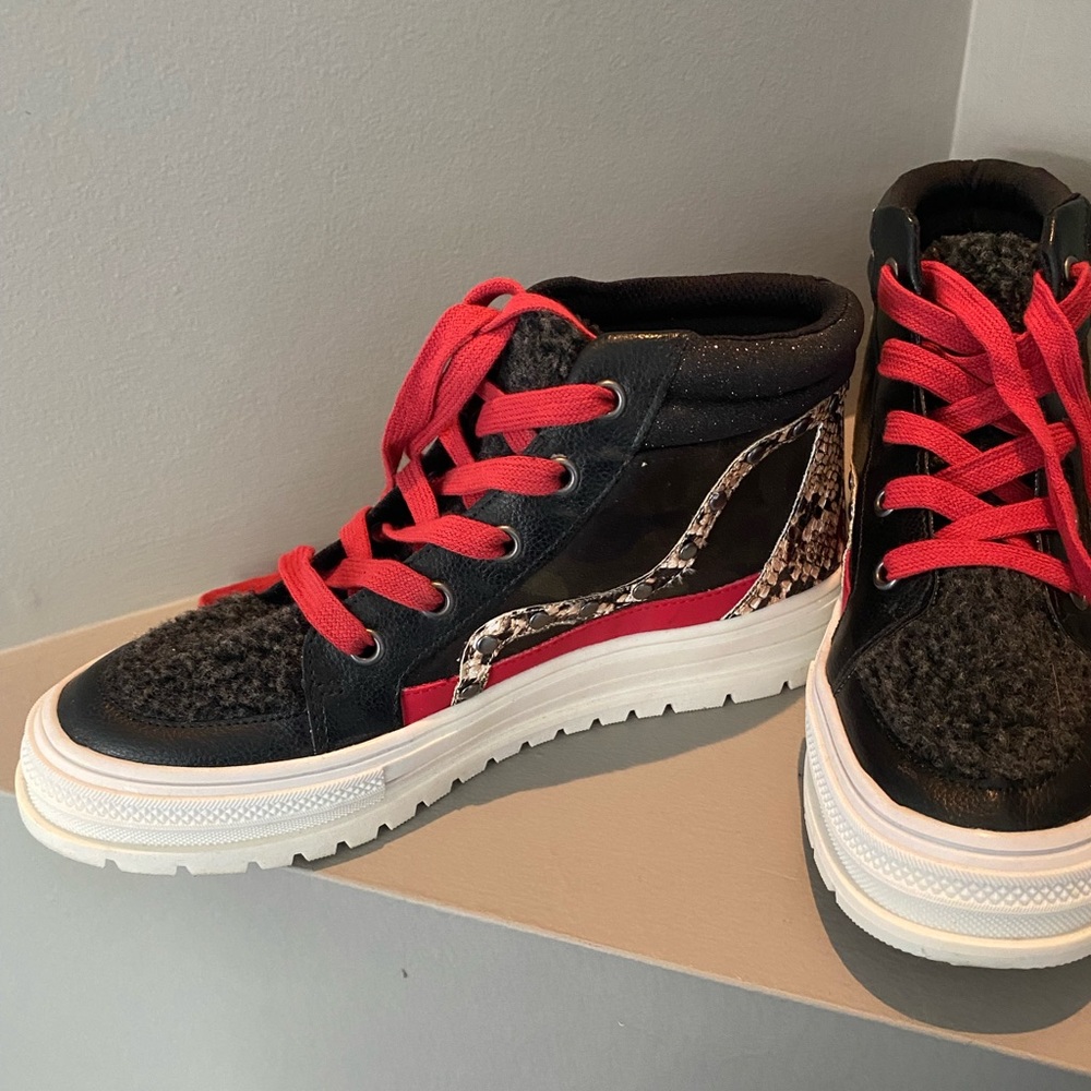 Hightop Snakeskin sneakers by JESSICA SIMPSON